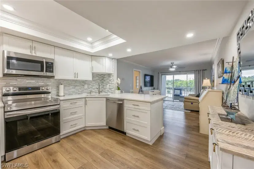Picture of 53 High Point Cir W 208, Naples FL 34103
