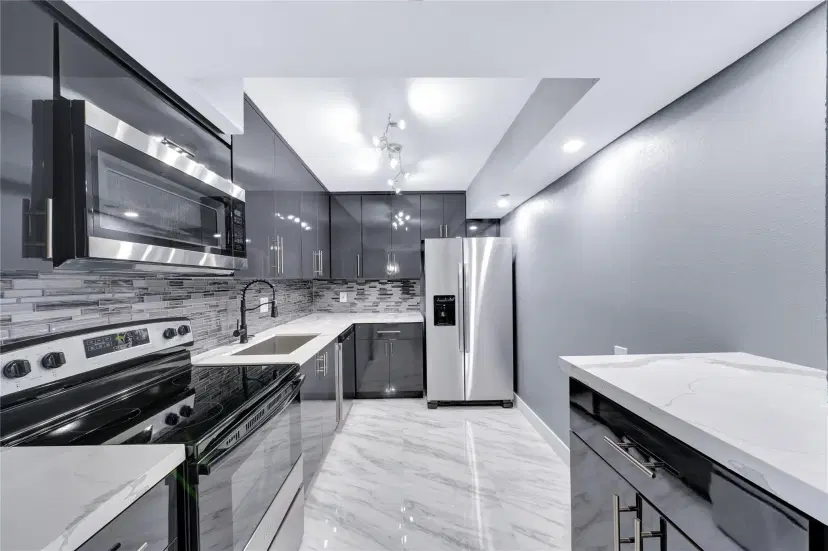 Picture of 1100 Saint Charles Pl 708, Pembroke Pines FL 33026
