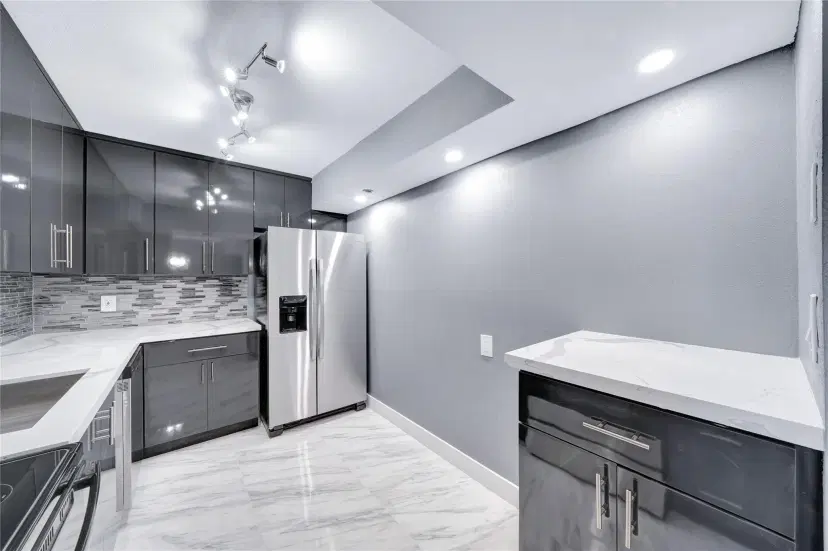 Picture of 1100 Saint Charles Pl 708, Pembroke Pines FL 33026