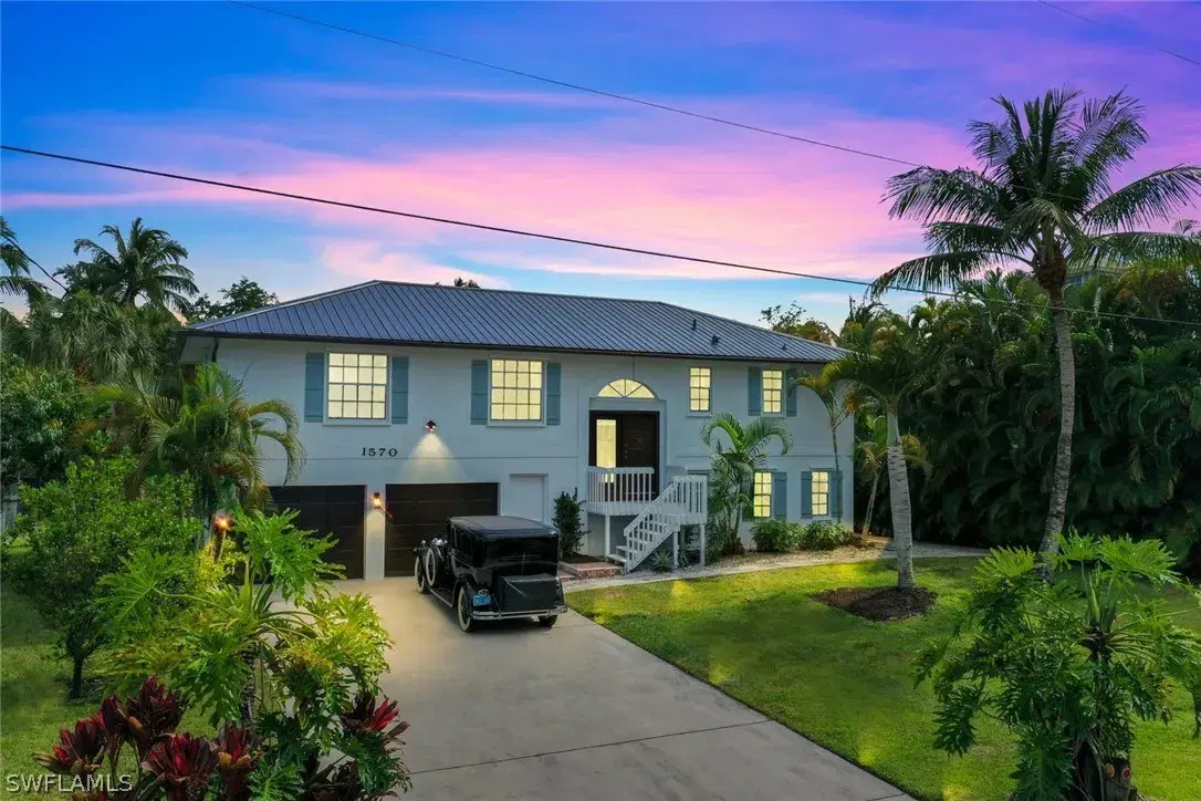 Picture of 1570 Avion Pl, Naples, FL 34104