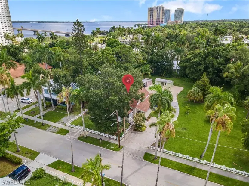 Picture of 1605 Hough St, Fort Myers FL 33901