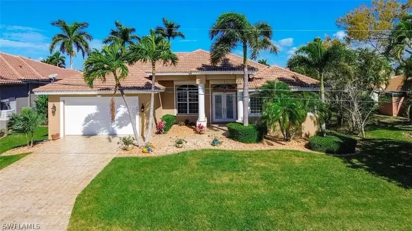 Picture of 937 Dolphin Dr, Cape Coral FL 33904