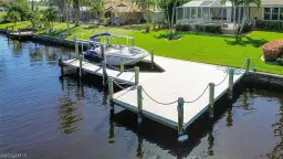 Picture of 937 Dolphin Dr, Cape Coral, FL 33904