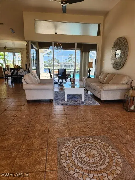 Picture of 937 Dolphin Dr, Cape Coral FL 33904