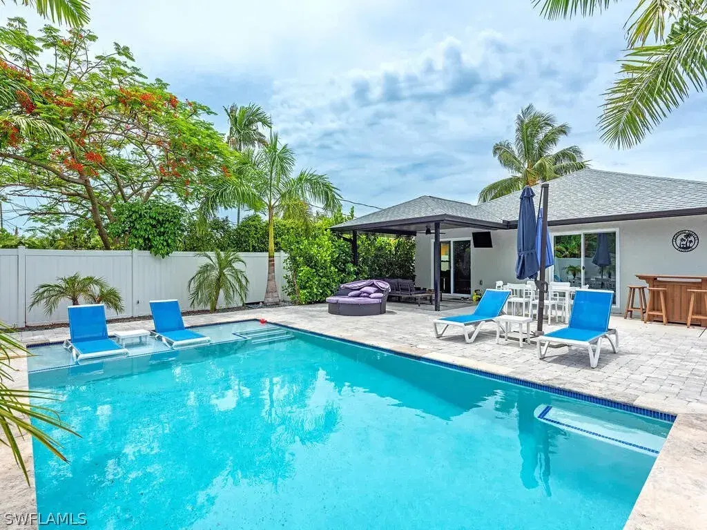 Picture of 714 109Th Ave N, Naples, FL 34108