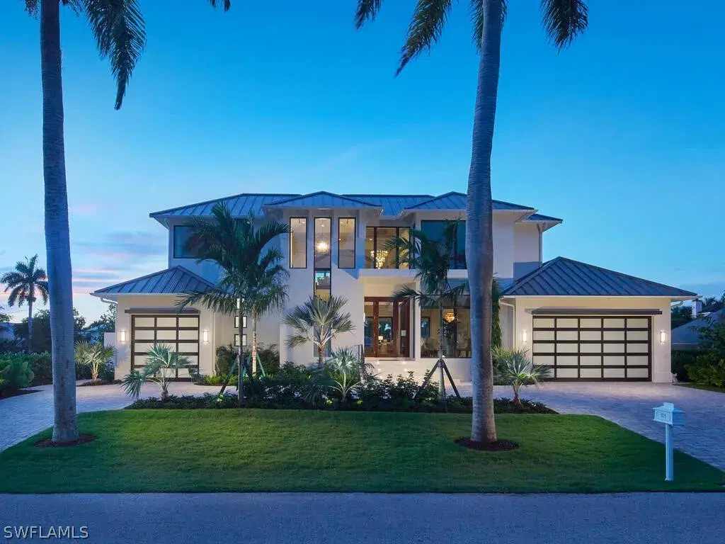 Picture of 575 17Th Ave S, Naples, FL 34102