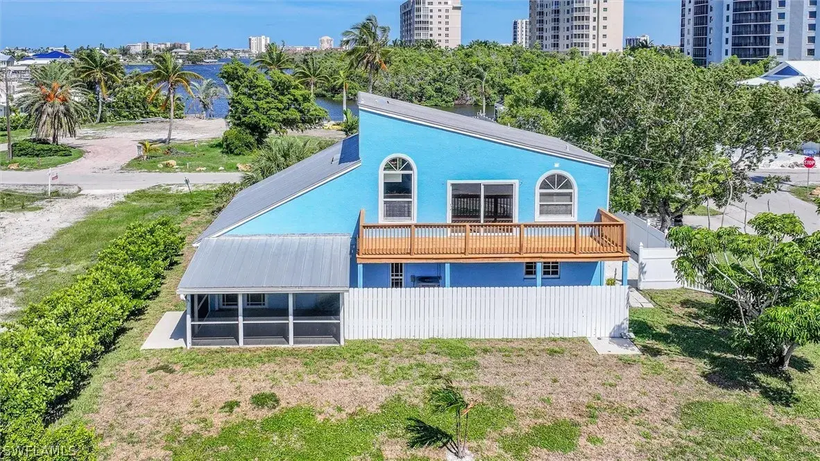 Picture of 210 Estrellita Dr, Fort Myers Beach, FL 33931