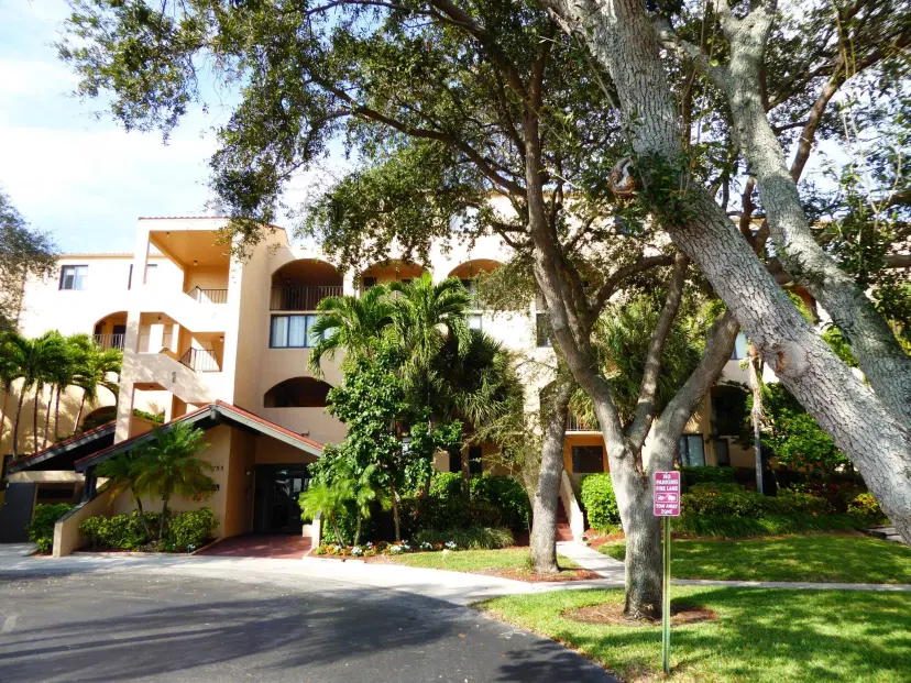 Picture of 755 Dotterel Road 1301, Delray Beach FL 33444