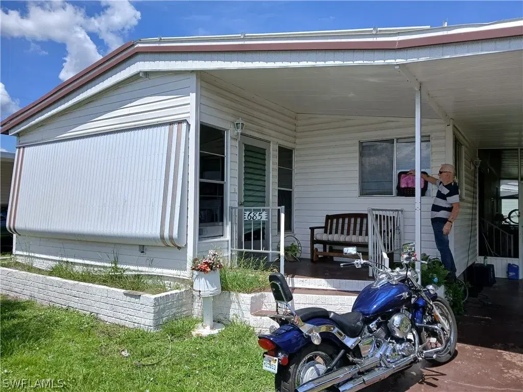 Picture of 685 Dream Ln, North Fort Myers, FL 33917