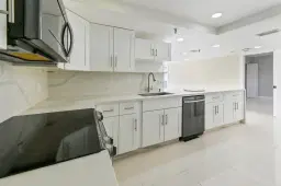 Picture of 198 NW 67Th Street 302, Boca Raton, FL 33487