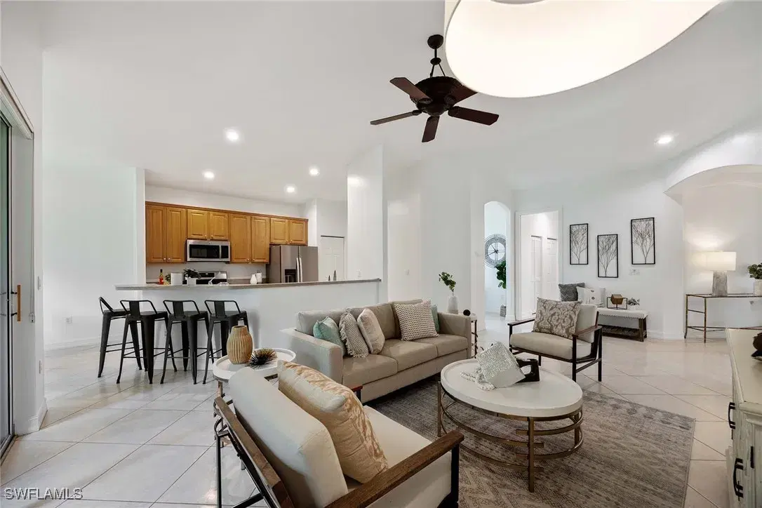 Picture of 1732 Tarpon Bay Dr S 203, Naples, FL 34119