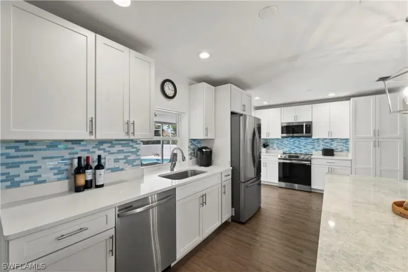 Picture of 6061 Perthshire Ln, Fort Myers FL 33908