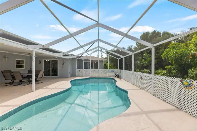 Picture of 6061 Perthshire Ln, Fort Myers FL 33908