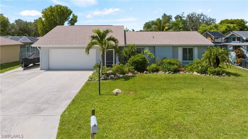Picture of 6061 Perthshire Ln, Fort Myers FL 33908