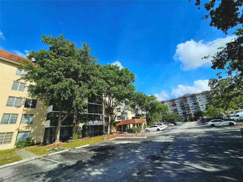 Picture of 4172 Inverrary Dr 410, Lauderhill FL 33319