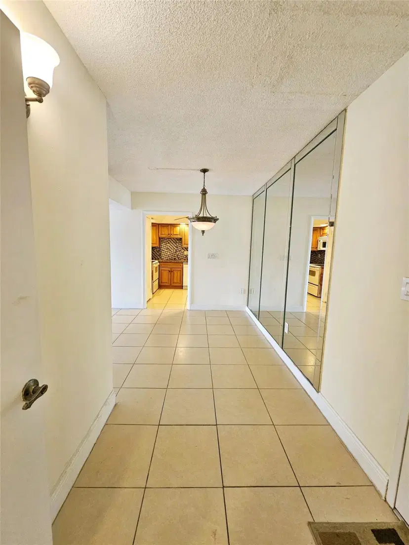 Picture of 4172 Inverrary Dr 410, Lauderhill FL 33319