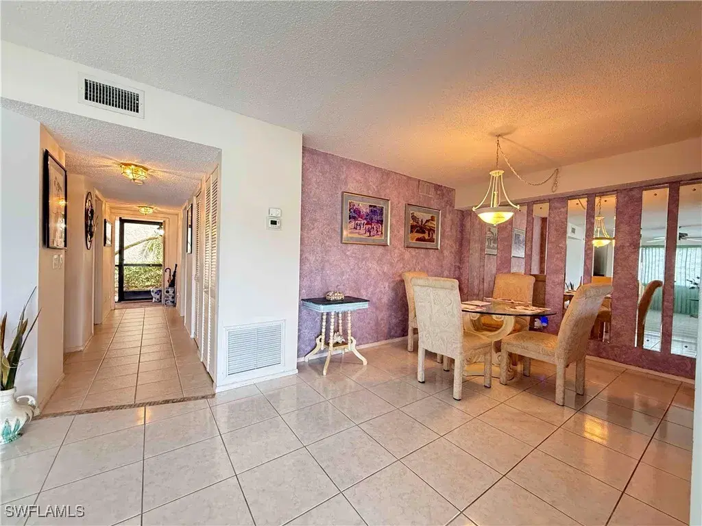 Picture of 7410 Lake Breeze Dr 101, Fort Myers, FL 33907