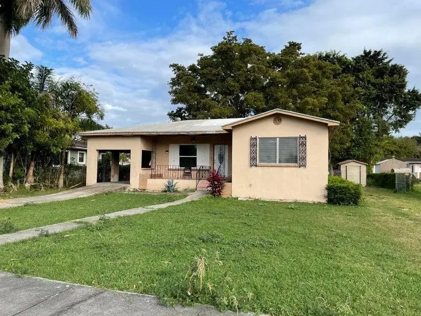 Picture of 148 S Flame Avenue, Pahokee, FL 33476