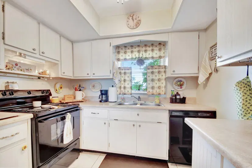 Picture of 2811 Ashley Drive E E, West Palm Beach FL 33415