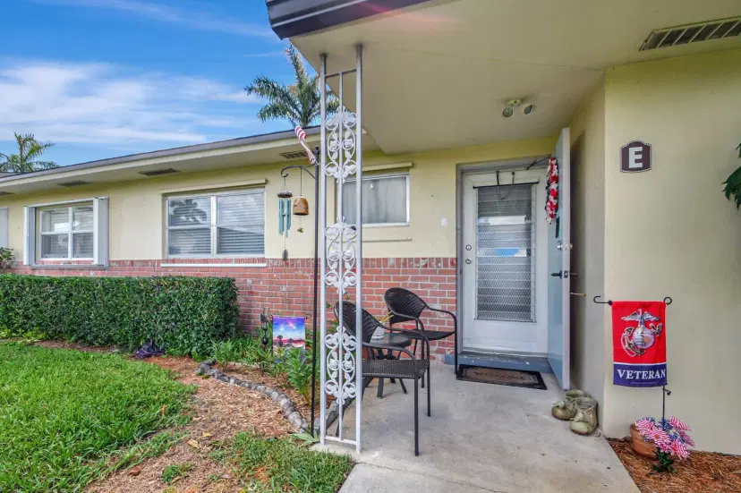 Picture of 2811 Ashley Drive E E, West Palm Beach FL 33415
