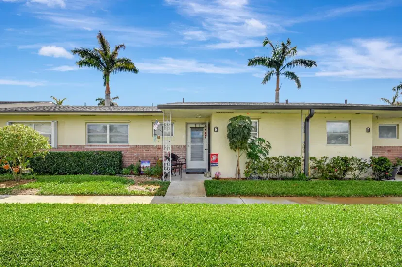 Picture of 2811 Ashley Drive E E, West Palm Beach FL 33415