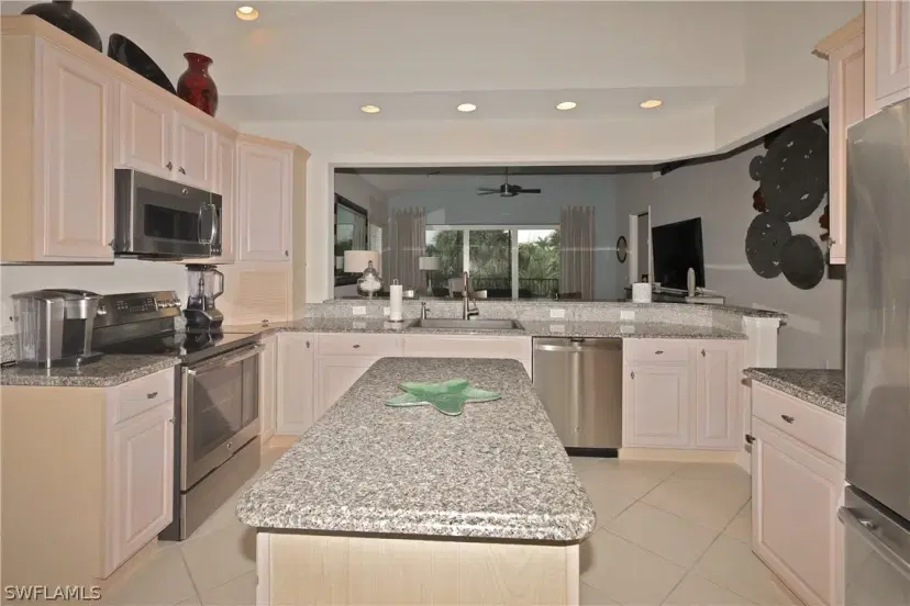 Picture of 10221 Bellavista Cir 203, Miromar Lakes FL 33913