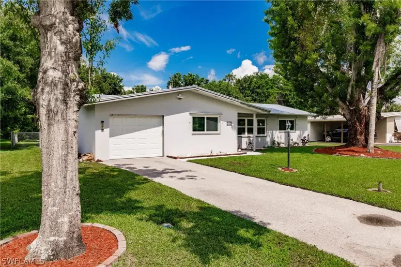 Picture of 1187 Betmar Blvd W, North Fort Myers FL 33903