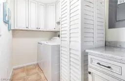 Picture of 7115 Lakeridge Ct # 215, Fort Myers, FL 33907