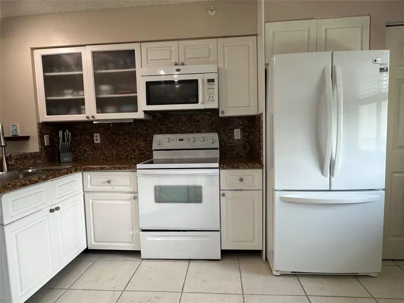 Picture of 2205 S Cypress Bend Dr 505, Pompano Beach FL 33069