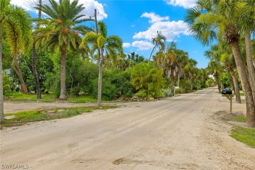 Picture of 745 Cardium St, Sanibel FL 33957