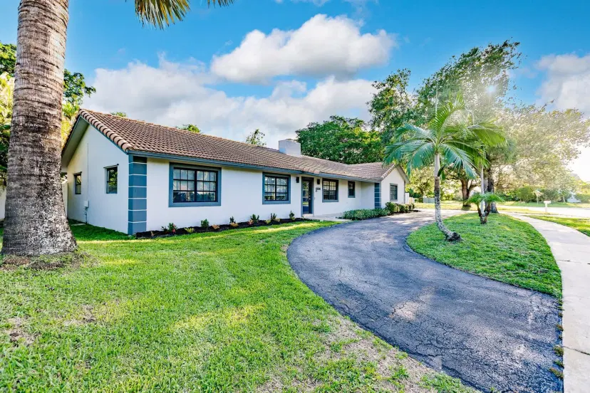 Picture of 8690 Gatehouse Road, Plantation FL 33324