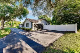 Picture of 8690 Gatehouse Road, Plantation, FL 33324