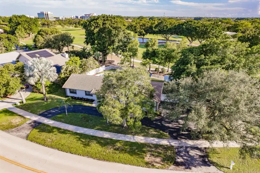 Picture of 8690 Gatehouse Road, Plantation FL 33324