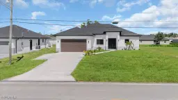 Picture of 817 Jacaranda Pkwy E, Cape Coral, FL 33909