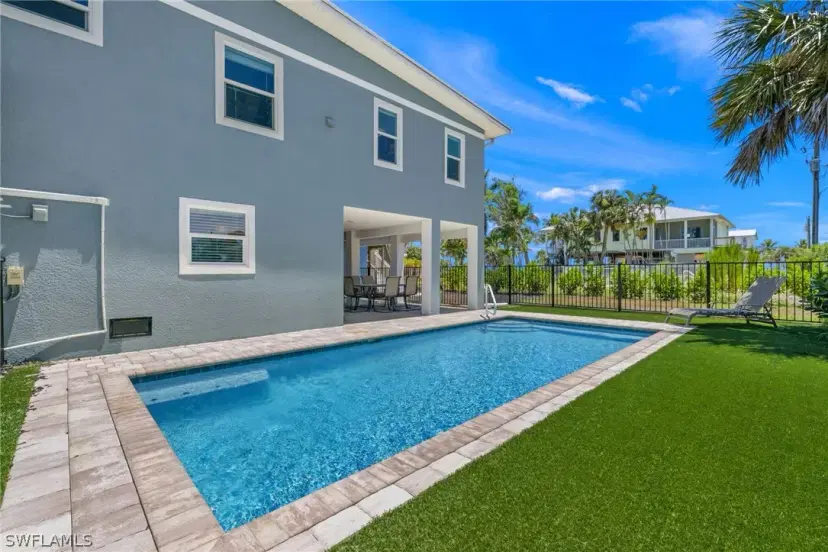 Picture of 131 Gulf Island Dr, Fort Myers Beach FL 33931