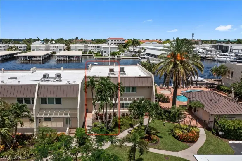 Picture of 800 River Point Dr 213, Naples FL 34102