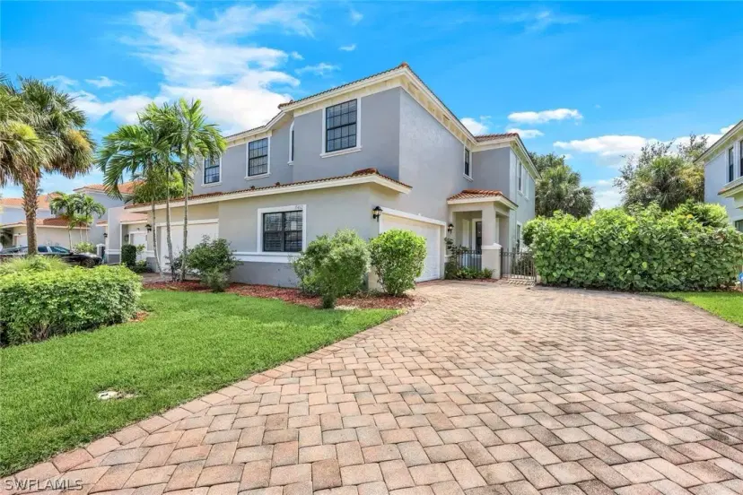 Picture of 15462 Summit Place Cir 123, Naples FL 34119