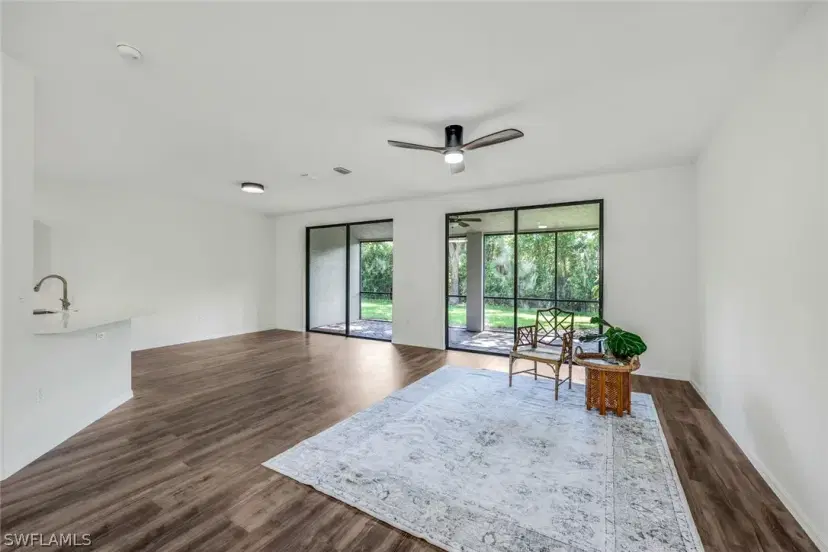 Picture of 15462 Summit Place Cir 123, Naples FL 34119
