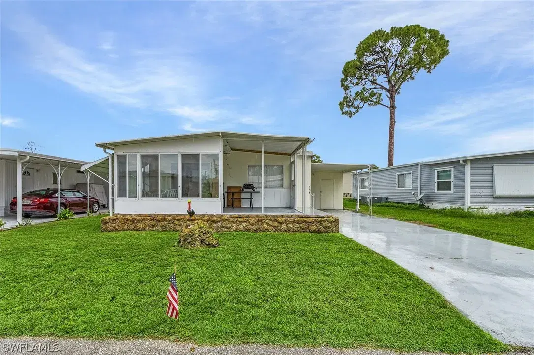 Picture of 810 Hollyberry Ct, North Fort Myers, FL 33917