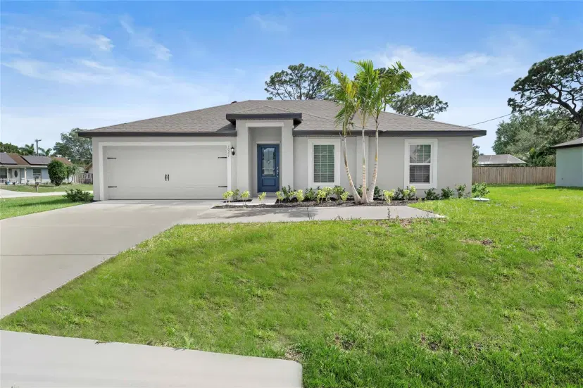 Picture of 1021 SE Floresta Dr, Port St Lucie FL 34983