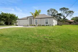 Picture of 1021 SE Floresta Dr, Port St Lucie, FL 34983