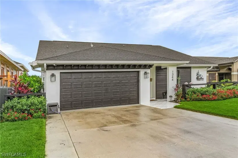 Picture of 1344 Monarch Cir, Naples FL 34116
