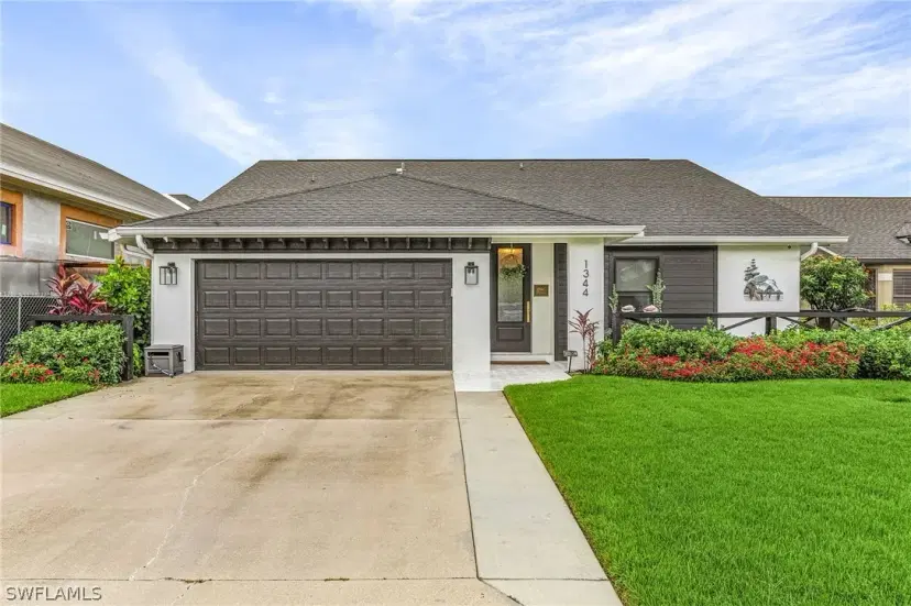 Picture of 1344 Monarch Cir, Naples FL 34116