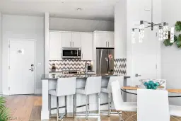 Picture of 101 8Th St S 306, Naples, FL 34102