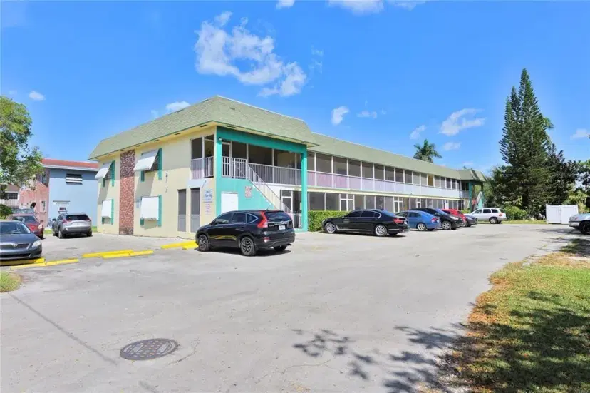 Picture of 2905 Pierce St 10, Hollywood FL 33020