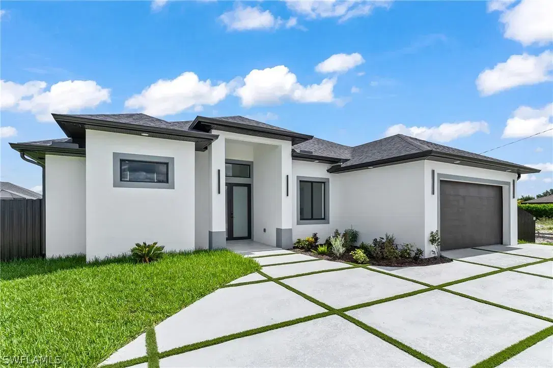 Picture of 1809 SW Trafalgar Pkwy, Cape Coral, FL 33991