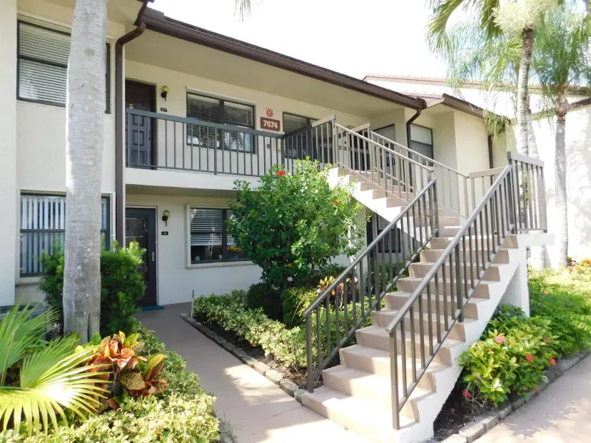 Picture of 7674 Tahiti Lane 203, Lake Worth FL 33467