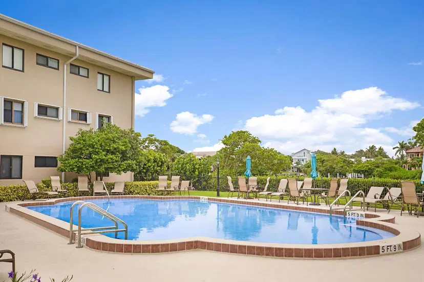 Picture of 3605 S Ocean Boulevard 111, South Palm Beach FL 33480