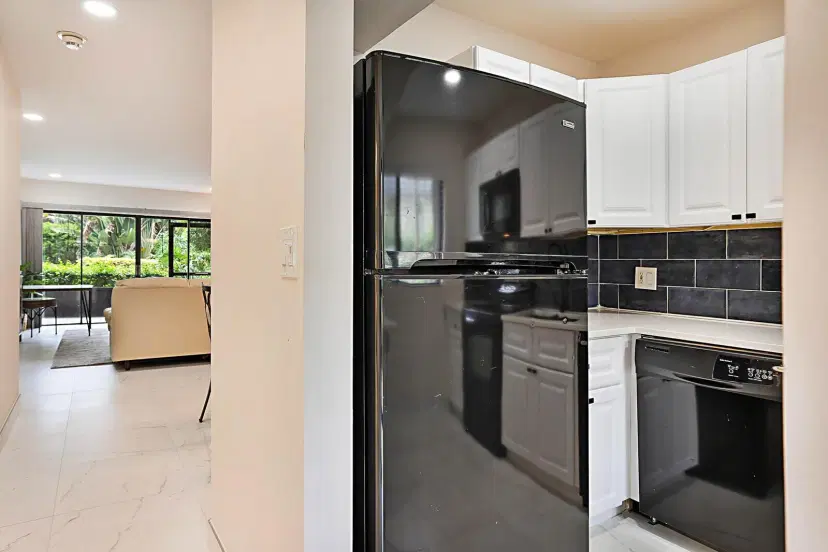Picture of 3605 S Ocean Boulevard 111, South Palm Beach FL 33480