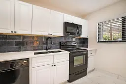 Picture of 3605 S Ocean Boulevard 111, South Palm Beach, FL 33480